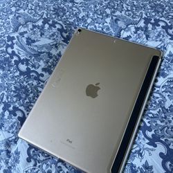 iPad Pro 12.9 Great Condition 