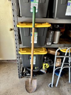 57” Hard Wood Handle Round Point Shovel.