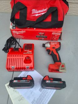 🔥$130 PRICE IS FIRM🔥 Milwaukee M18 18V Brushless Cordless 1/4 in. Impact Drill w/ Two 2.0 Ah Batteries, Charger and Carry Bag.