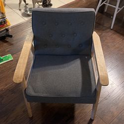 Accent Chairs 