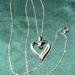 REAL STERLING SILVER NECKLACE WITH BEAUTIFUL DIAMONDS HEARTS SIZE 18