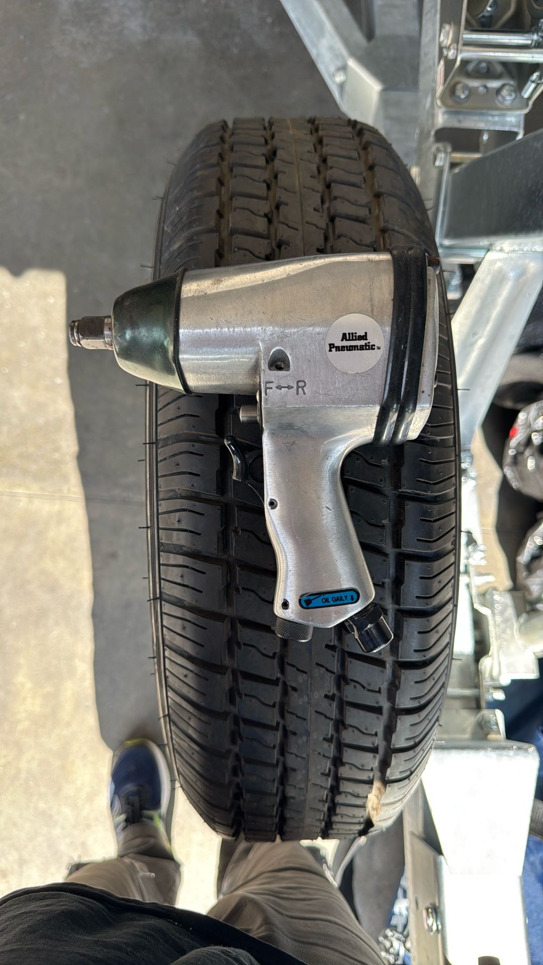 Pneumatic Half-Inch Impact Wrench