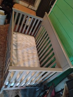 Graco crib bed 🛏️