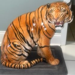 TIGER STATUE 