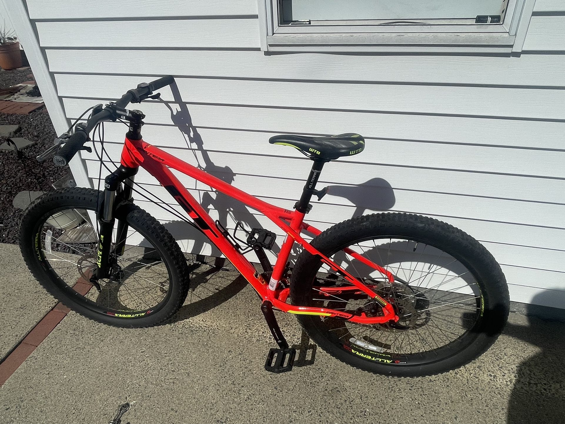 GT Sport Mountain Bike 