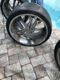 22 inch rims come off a dodge Magnum