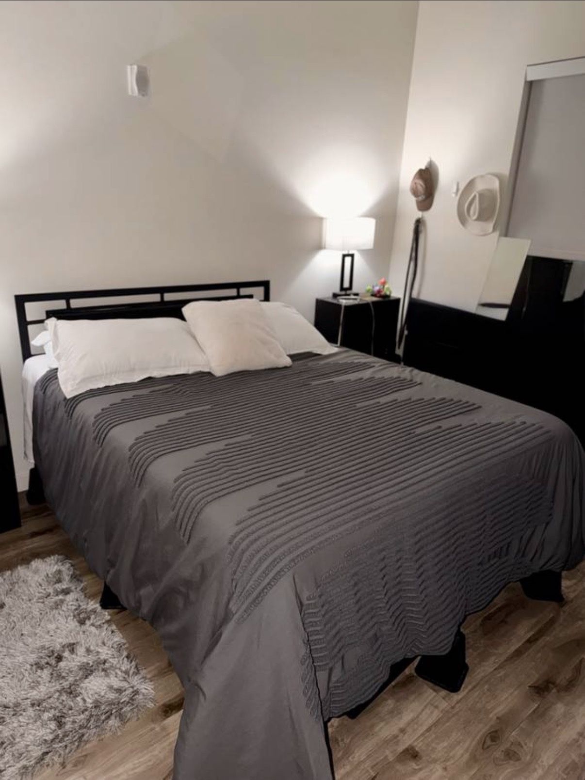 QUEEN BED SET - Frame, Mattress, Bedding