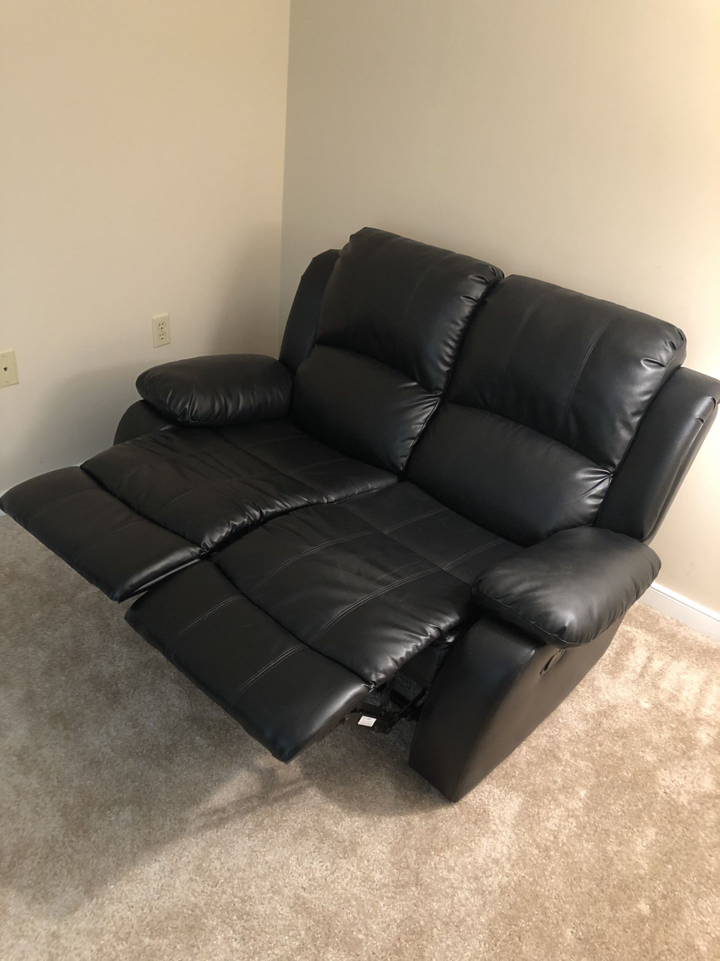 CLASSIC BONDED LEATHER RECLINER LOVESEAT