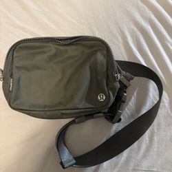 Lululemon Green Bag