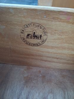 Bassett 2pc Dresser and mirror unit