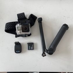 GoPro Hero 4 Silver With Accessories