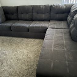 Couch With Pullout Bed 