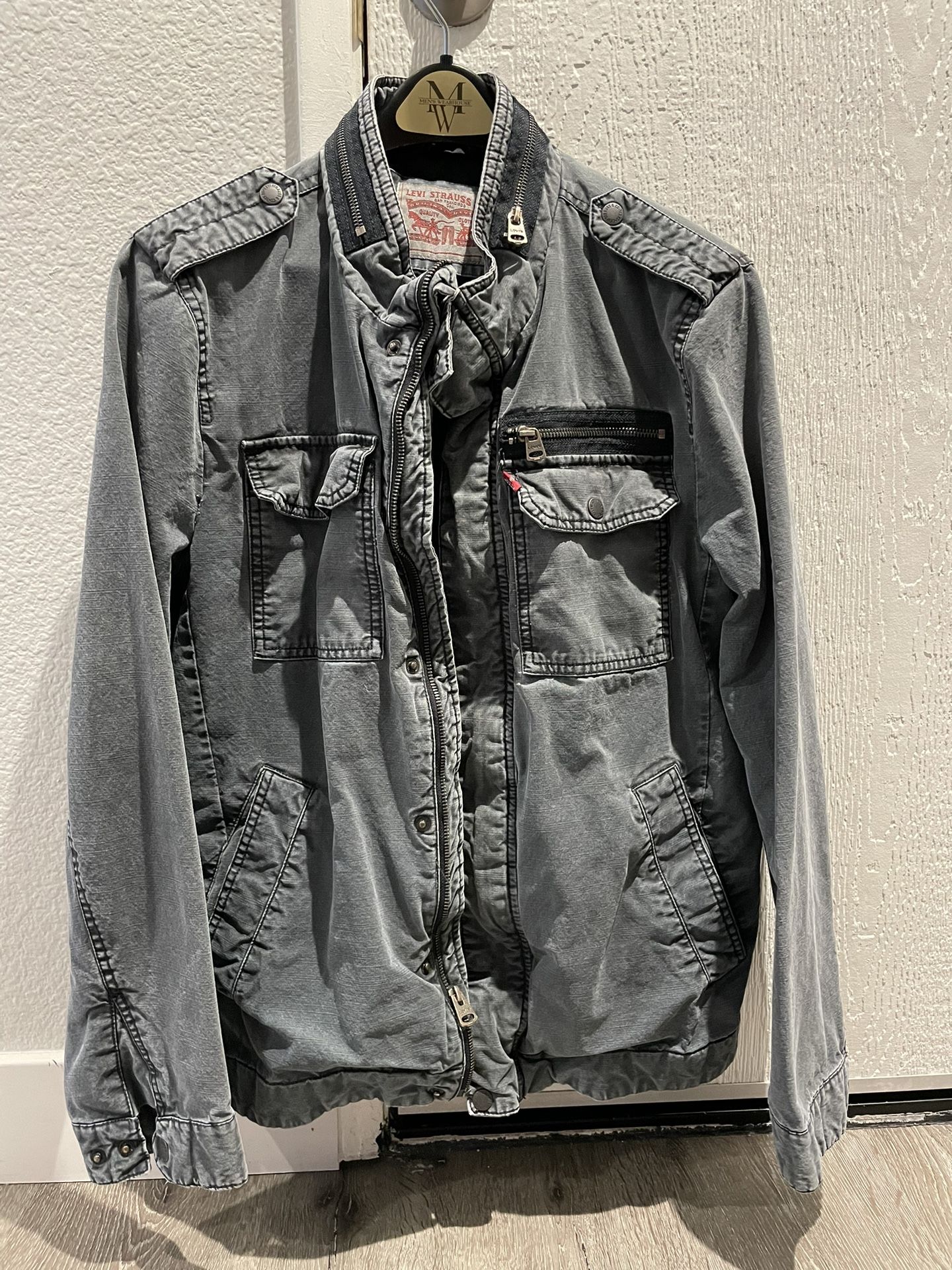 LEVI’S Vintage Distressed Jacket | Men’s Size Medium 