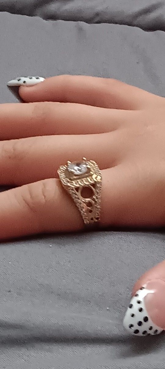 I.m Selling ring Yellow Gold Size8 . 10k Real Gold 220 I Live And Bernalillo