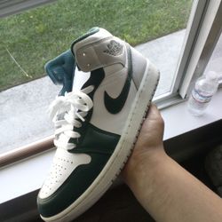 Jordan 1 Mid