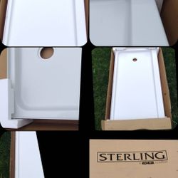 Sterling 60 In X32-in Right Hand Drain Shower Base