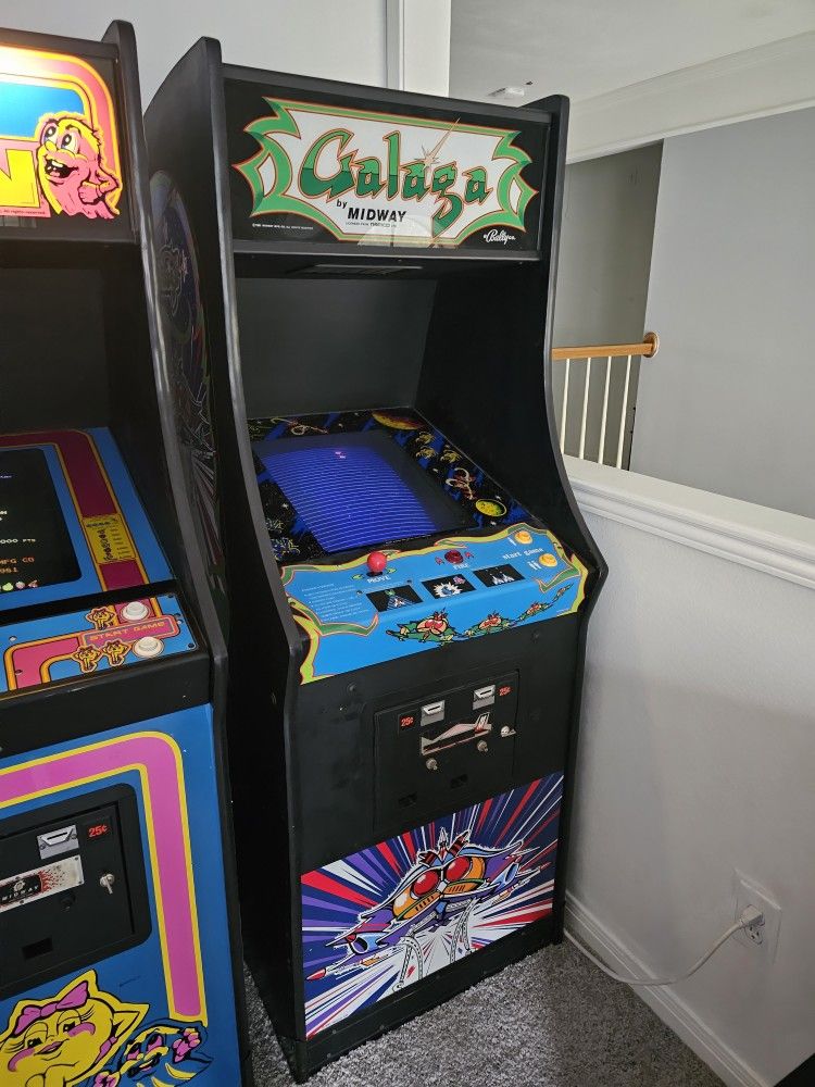 GALAGA ARCADE MACHINE by MIDWAY. Original 1981 *RARE* (Not Working)