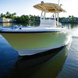 Edgewater 228CC - Pristine Shape