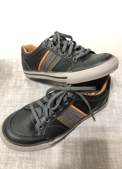 Sketchers size 4 Youth leather