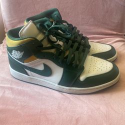 2022 Air Jordan 1 Mid 'Sonics' Size 10