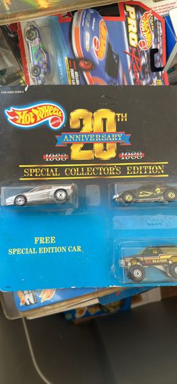 Hot wheels 1987 20th Anniversary Collectors, Limited Edition Set Silver Ferrari Red Interior Sealed