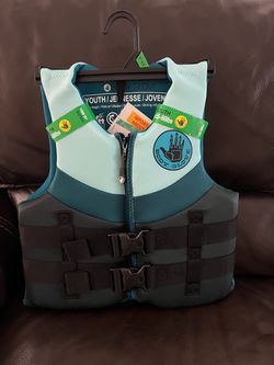Body Glove Youth Neoprene PFD Life Jacket and Vest, Boy, 55-88 lbs., Blue