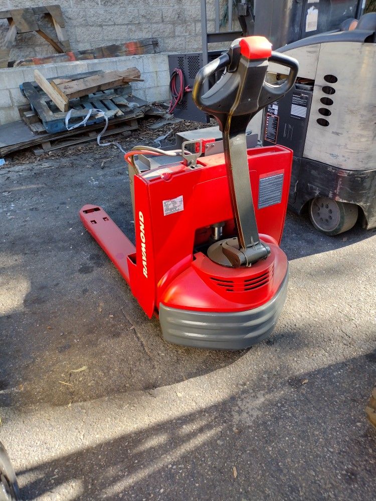 Raymond Electric Pallet Jack