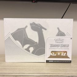 Charizard Ultra Premium Collection