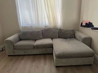 🛋️ FREE 2-Piece Gray Sectional Sofa – First Come, First Served! 🛋️