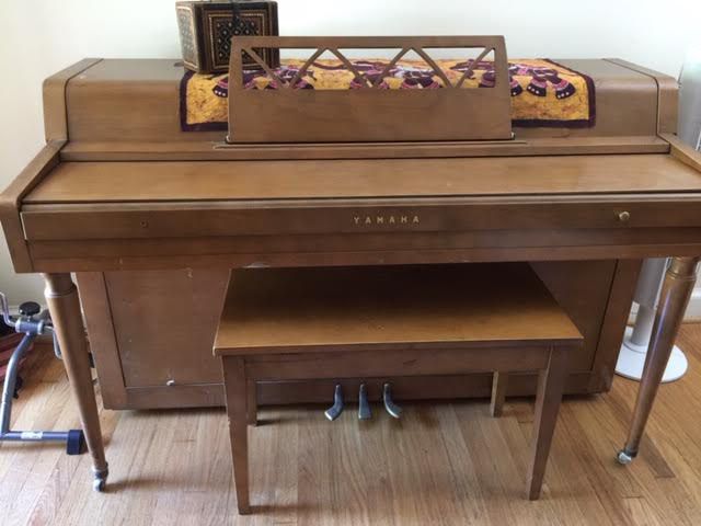 Terrific Yamaha Spinet Piano