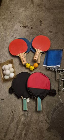 Ping pong table/ ping pong paddles balls and net