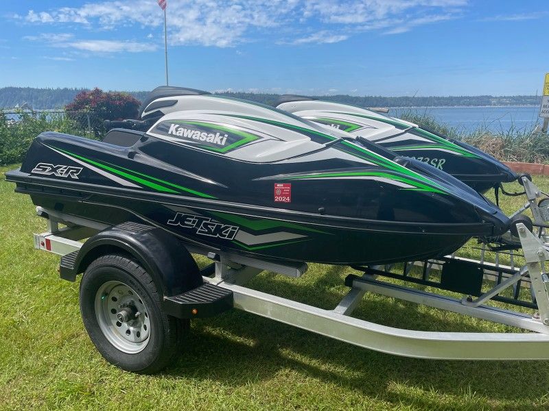 2 Kawasaki SXR 1500 Jet Ski And Trailer