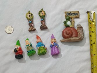 MINIATURE VEGETABLES & 6 GNOMES DECOR