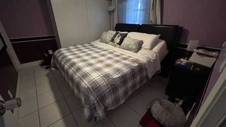 Sleep Number Innovation iLE Mattress - King Size - with Flex Fit Adjustable Base