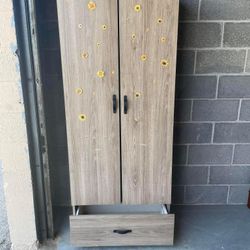 🌹CABINET WITH SHELVES 24” X13” X 72”🌹