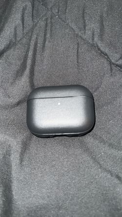 AirPods Pro 3 with case