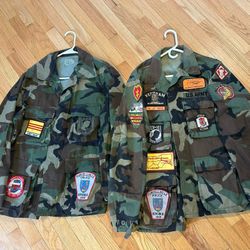 2 Vintage U.S. Army Standard Issue Medium Jackets Coats Vietnam Patches