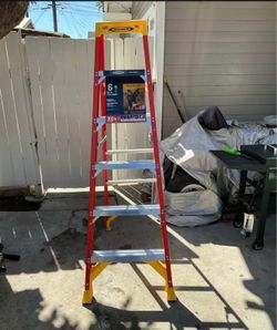 Ladder 6 feet fiberglass