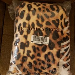 Victoria's Secret PINK Sherpa Blanket Large 60"x72"