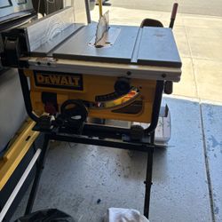 Dewalt Table Saw 10 Inches 