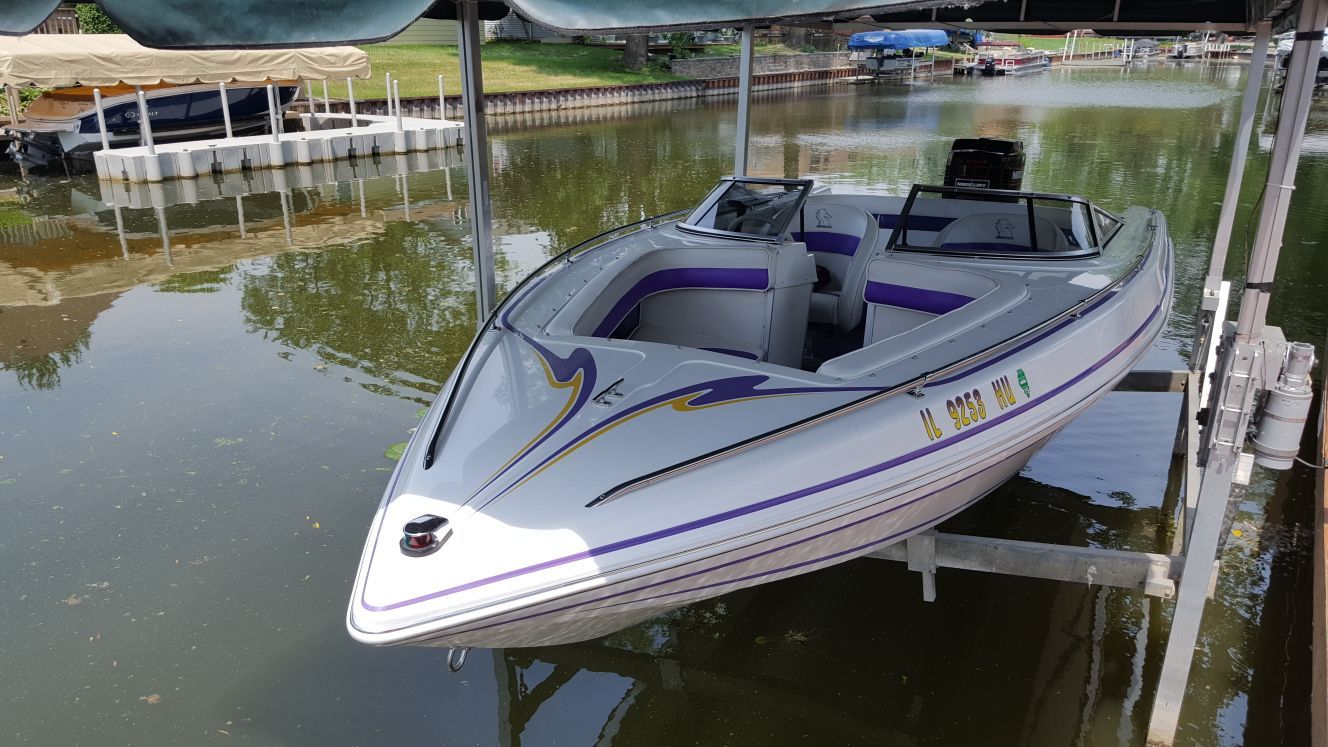 Checkmate speedboat. Pulse 186.