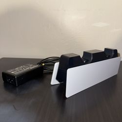 CHARGING STATION PS5