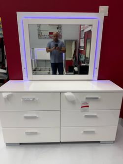 Coaster White Gloss Dresser with LED Mirror