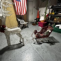 Christmas reindeer And Sleigh