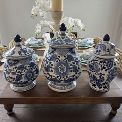 Blue & White Ginger Jars With Wood Pedestal 