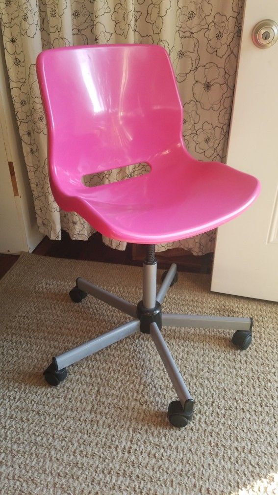 Pink desk chair