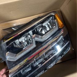 VOLKSWAGEN ATLAS LEFT HEADLIGHT