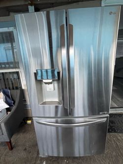 36 in. 28 cu. ft. 3-Door French Door Refrigerator w/ Ice and Water Dispenser and Craft Ice in PrintProof Stainless Steel