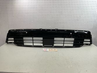 2025 KIA SORENTO FRONT LOWER CENTER GRILLE INSERT OEM