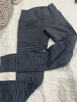Alo Yoga Moto Leggings grey